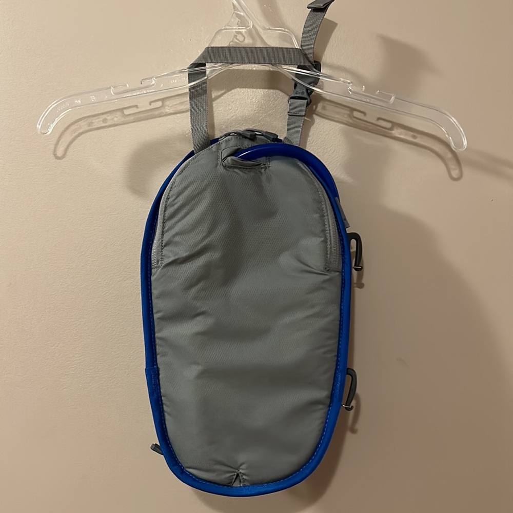 NWT, CamelBak unbottle, insulated hydration Reservoir, 2 L - Picture 7 of 9